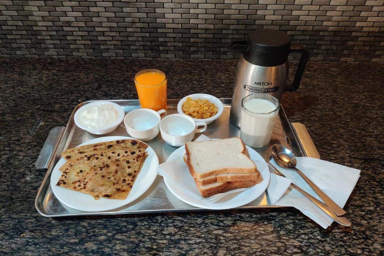 Hotel Radhe Continental 奈尼塔尔 外观 照片